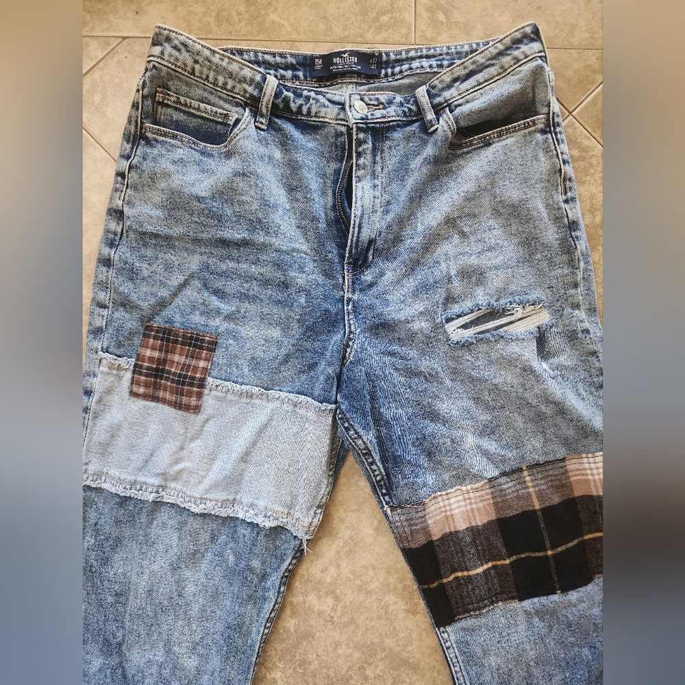 Ultra High Rise Mom Jeans - Picture 2 of 4